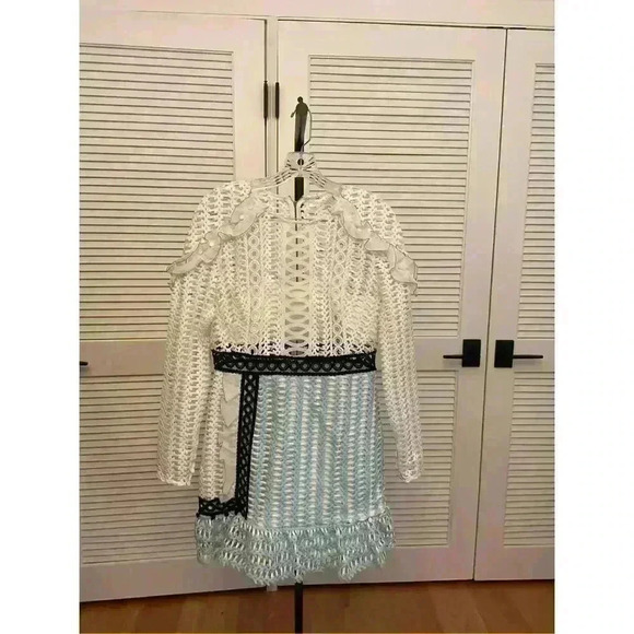 SELF-PORTRAIT Lace Pattern Mini Dress, Size 10 - Picture 6 of 7